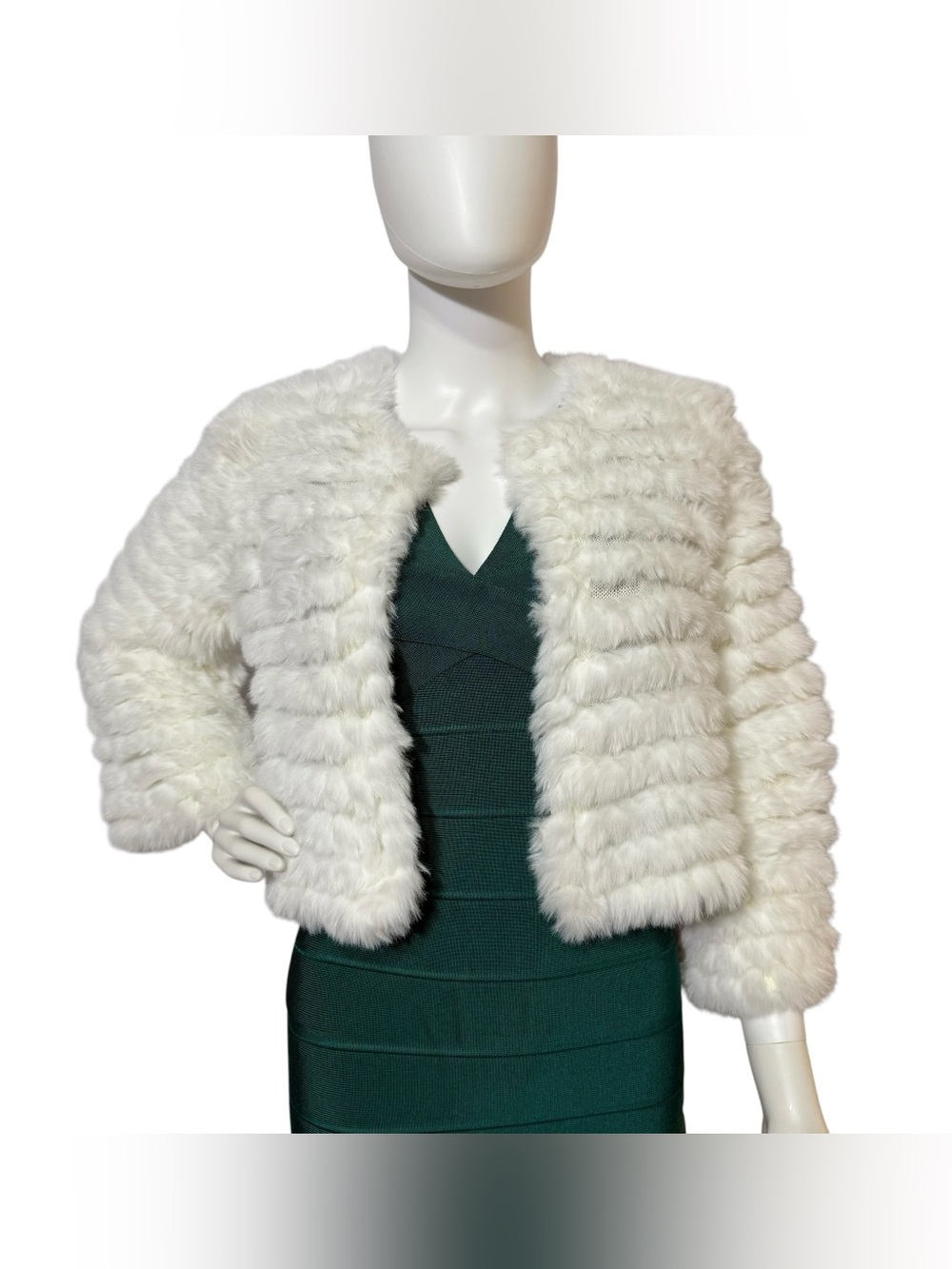 BCBG MAXAZRIA Faux Fur cropped shrug in ivory / cream color
Size XXS - Picture 5 of 8